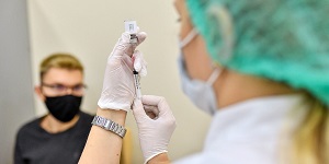 В Вороновской больнице продолжается вакцинация от COVID-19