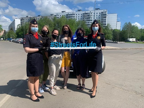 Сотрудники ГИБДД Новой Москвы совместно с членом Общественного Совета провели мероприятие в рамках акции «Дороги для жизни»