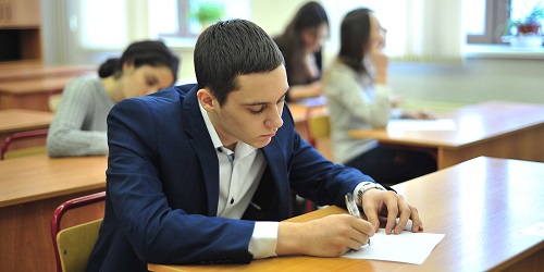 Столичные школьники приступили к сдаче государственных экзаменов