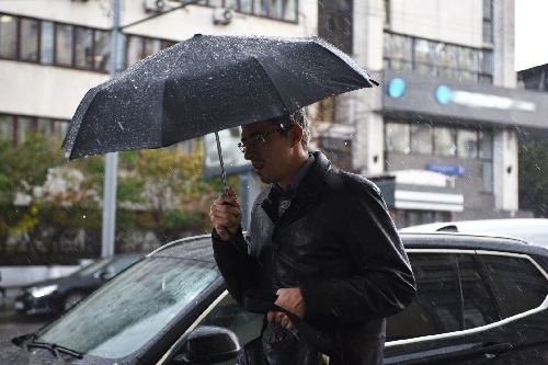 Представители МЧС России по Москве сообщили о неблагоприятных погодных условиях до конца дня
