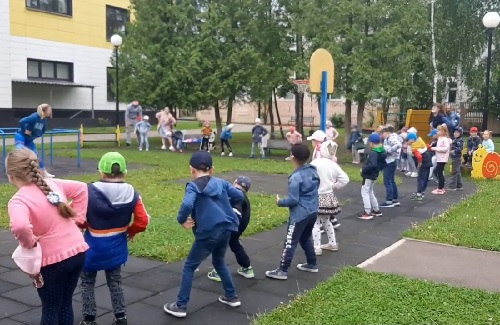 Утреннюю зарядку провели в детском саду Вороновского