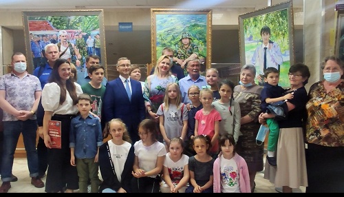 Открытие выставки картин «Имена Победы» прошло в Вороновском