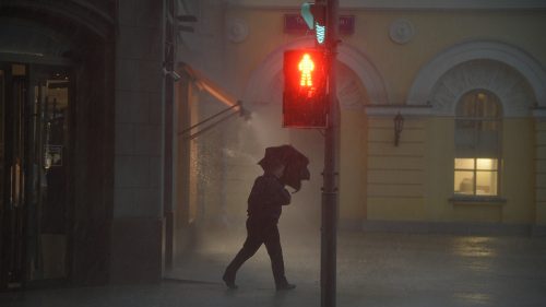 Сильный ветер и гроза прогнозируются в Москве