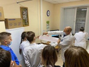 Обучающиеся ГБОУ школа №2073 посетили Вороновскую больницу