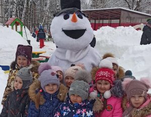 День снеговика отметили дошкольники образовательной площадки «Родничок»
