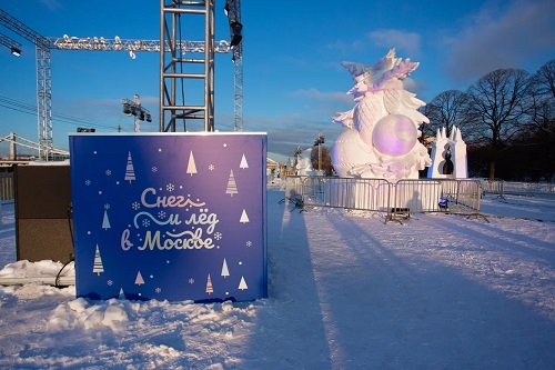 В Парке Горького проходит фестиваль ледовых и снежных скульптур