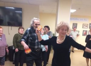 Танцевально-развлекательный вечер состоялся в Центре реабилитации «Ясенки»