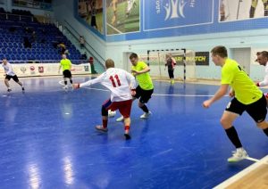 Спортсмены из Вороновского одержали победу в очередном туре чемпионата по мини-футболу