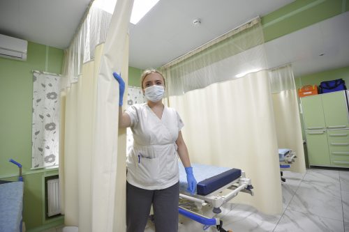 Сотрудники Вороновской больницы рассказали об изменениях правил в отношении больных COVID-19 и контактировавших с ними лиц