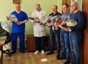 Коллектив Вороновской больницы поздравили с Днем защитника Отечества