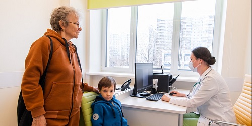Все детские поликлиники в этом году перейдут на электронные медицинские карты