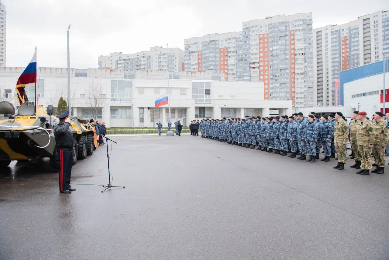 Вернувшихся домой участников спецоперации на Украине встретили в Москве