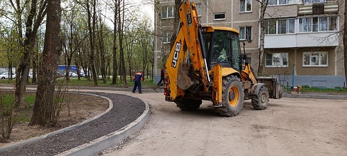 В Вороновском продолжаются работы по благоустройству дворовых территорий