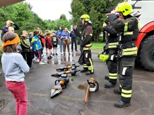 <strong>Московские пожарные и спасатели обеспечивают безопасность детей в летних лагерях</strong>