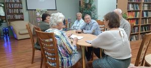В библиотеке ДК «Дружба» прошел «Круглый стол» с Общественными Советниками