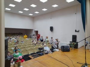 Концерт «Хиты 80-х и 90-х годов» провели в Центре реабилитации «Ясенки»