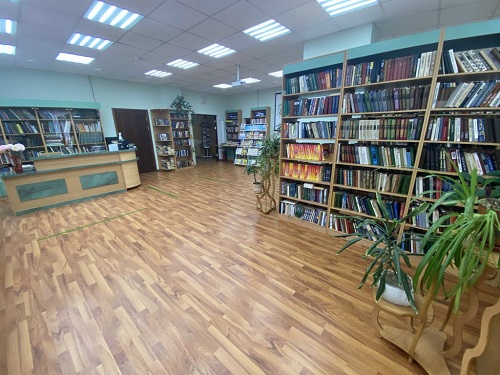 Библиотекари дома культуры «Дружба» подготовят мероприятие ко дню рождения Василия Аксенова