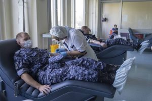 Московские росгвардейцы сдали более 25 литров донорской крови
