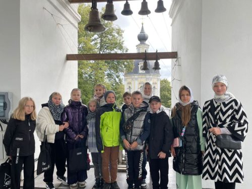 Экскурсию по Вороновскому храму провели для учеников школы №2073