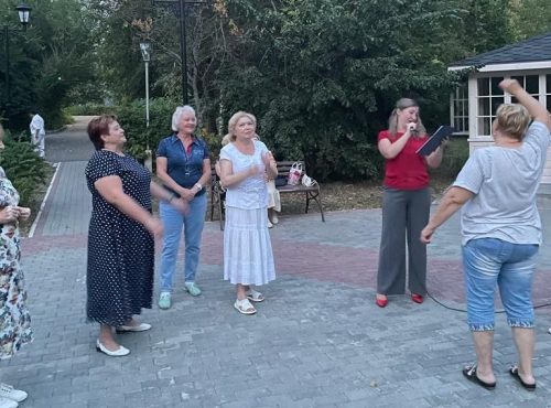 Гости Центра реабилитации «Ясенки» приняли участие в тацевально-развлекательном вечере