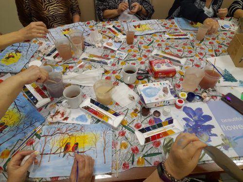 Занятия по рисованию для начинающих организовали в Центре реабилитации «Ясенки»