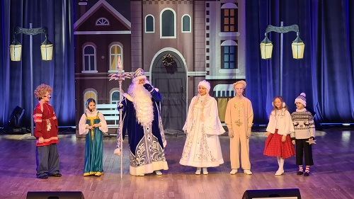 Премьера новогодней сказки прошла на сцене ДК «Дружба»