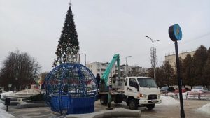 В Вороновском завершили демонтаж новогодних украшений