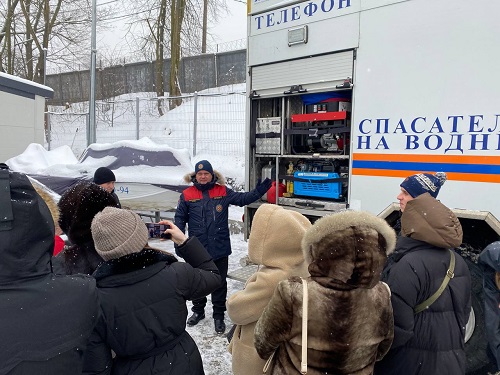 Общественные советники Троицкого и Новомосковского административных округов отработали навыки спасения на льду