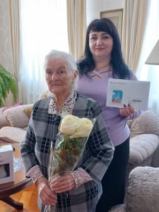 Жительницу поселения поздравили с 95-летием