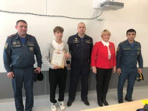 В новой Москве наградили Никиту Страхова за спасение тонущего ребенка