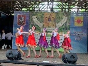 Артисты ДК «Дружба» поучаствовали в Межрегиональном народном празднике «Троицкие гуляния»
