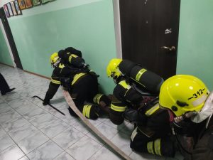 Пожарные приняли участие в летнем интенсиве для детей «Веселое лето»