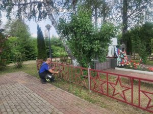 В канун Дня памяти и скорби пожарные ПСО №312 приводят в порядок памятники героям Великой Отечественной войны
