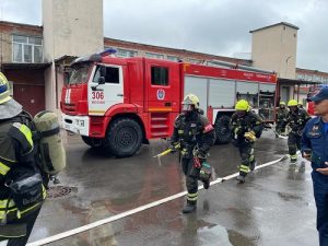 Пожарные провели тренировочные учения