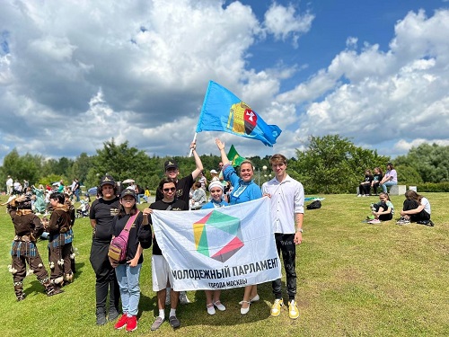 Молодые парламентарии Вороновского выступили на Фестивале народов России