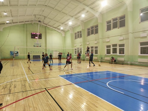 Товарищеская встреча по волейболу прошла в СК «Вороново»