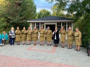 Центр реабилитации «Ясенки» посетили артисты из хорового коллектива «Дети войны»