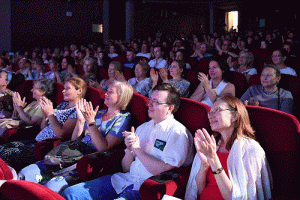 Участники «Московского долголетия» могут бесплатно посмотреть фильмы в кинотеатре