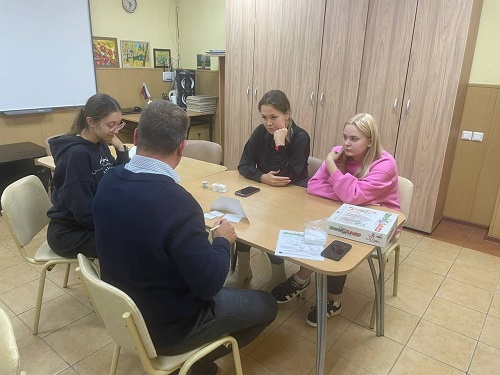 Молодые парламентарии Вороновского стали участниками «Клуба любителей настольных игр»