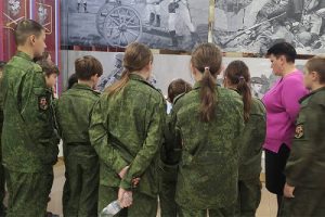 Спецназовцы организовали экскурсию для  московских кадет в Центральный музей Росгвардии