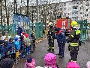 Обучаем детей азам пожарной безопасности и безопасности на воде