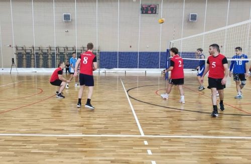 Команда Вороновского выступила на полуфинальных матчах соревнований по волейболу