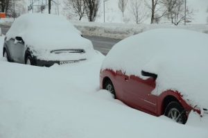 Синоптики спрогнозировали сильный ветер и снегопад в Москве