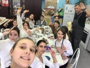 Ученицы школы №2073 приняли участие в кулинарном мастер-классе