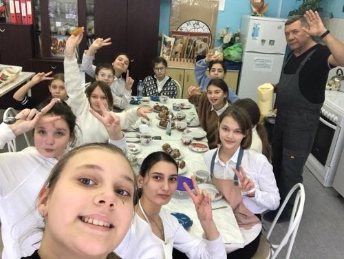 Ученицы школы №2073 приняли участие в кулинарном мастер-классе