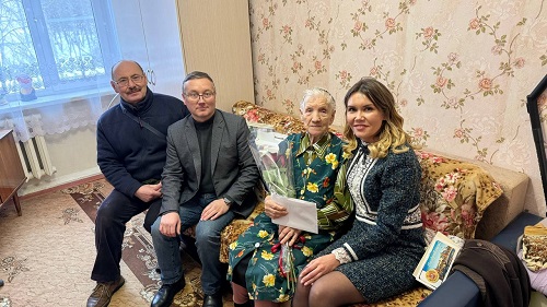 Жительницу поселения Вороновское поздравили с 90-летним юбилеем
