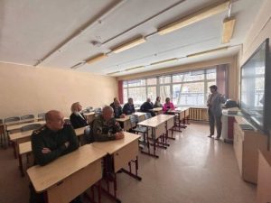 Педагоги школы №2073 обсудили реализацию проекта «Кадетский класс в московской школе»