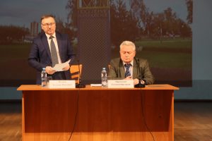 В ДК «Дружба» состоялся ежегодный отчет Главы администрации Евгения Иванова