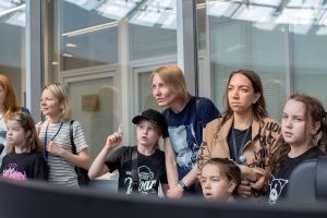 Я у мамы на работе: дети специалистов Службы 112 Москвы побывали на рабочем месте родителей
