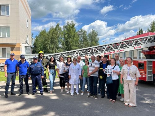 На территории поликлиники «Вороновская» прошел мастер-класс по пожарной безопасности